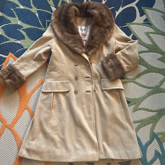Vintage Penny Lane Fur Coat - Picture 4 of 9
